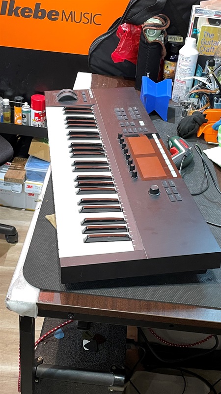 Native Instruments KOMPLETE KONTROL S49 MK2の画像